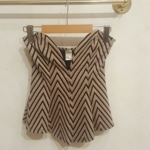 Strapless plunge top